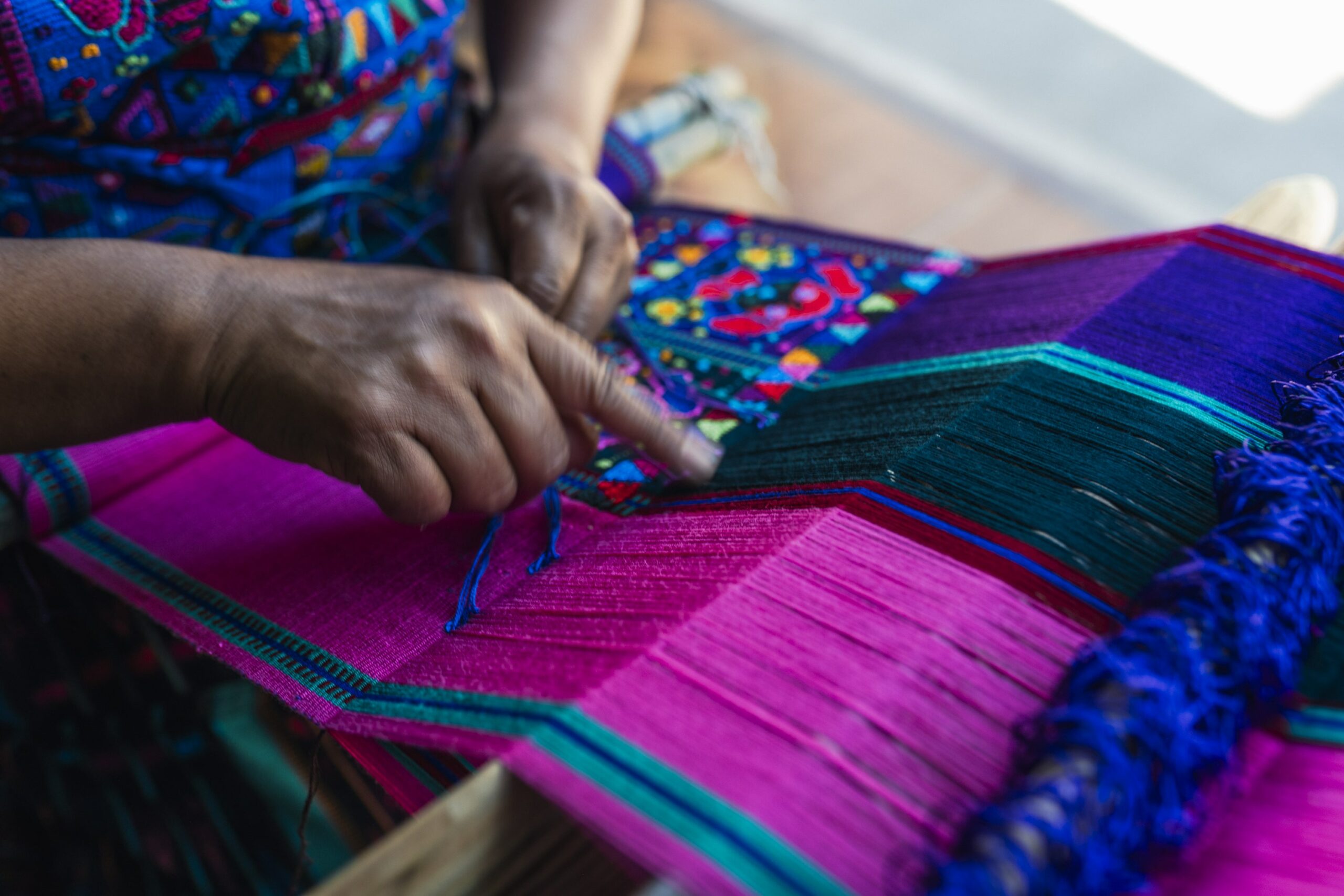 tissage de huipil pour les sacs à main Marimba Couture