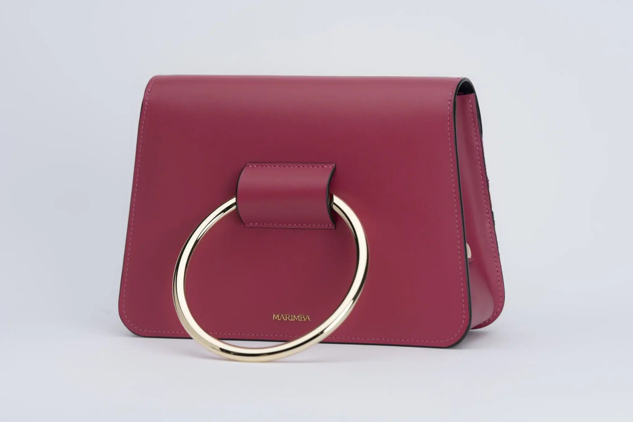 Sac à main en cuir et Huipil de Marimba Couture, modèle El Nativo de couleur rose